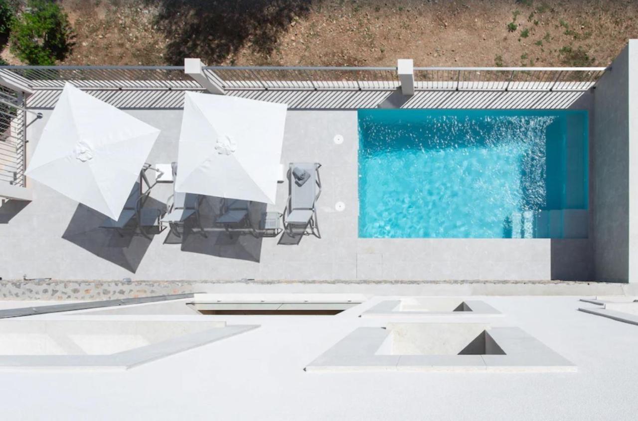 Ona Villa